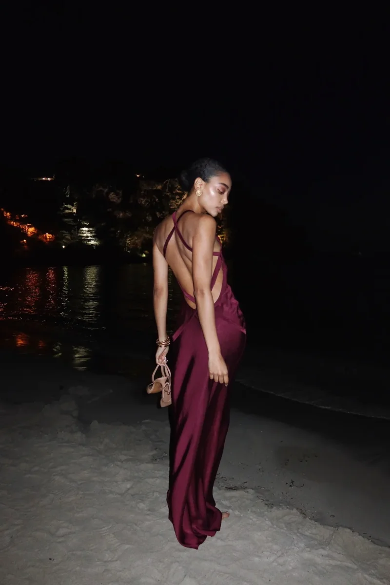 VESTIDO BORDEAUX COM TEXTURA - Image 3