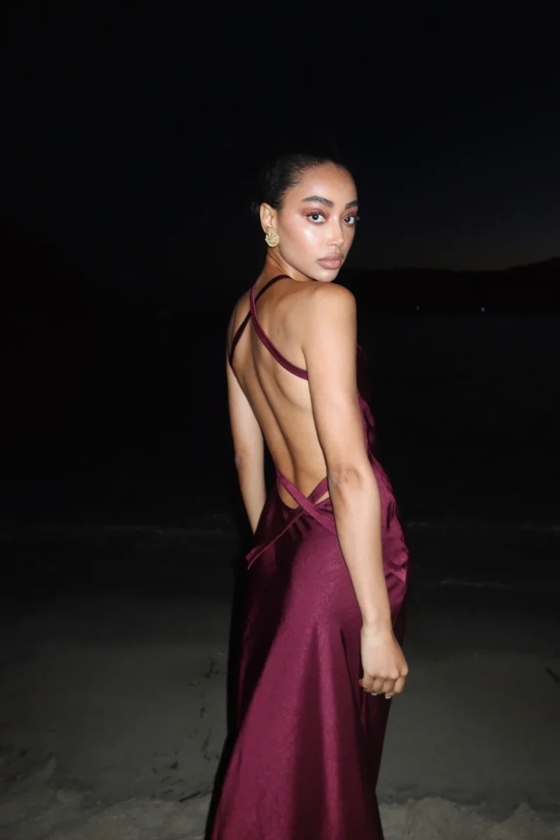 VESTIDO BORDEAUX COM TEXTURA - Image 8