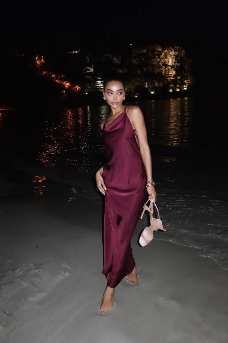 VESTIDO BORDEAUX COM TEXTURA - Image 9