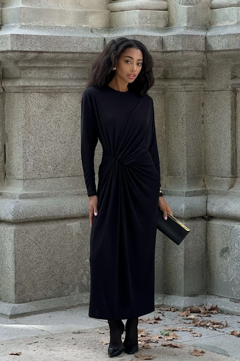 VESTIDO COMPRIDO PRETO DRAPEADO - Image 5
