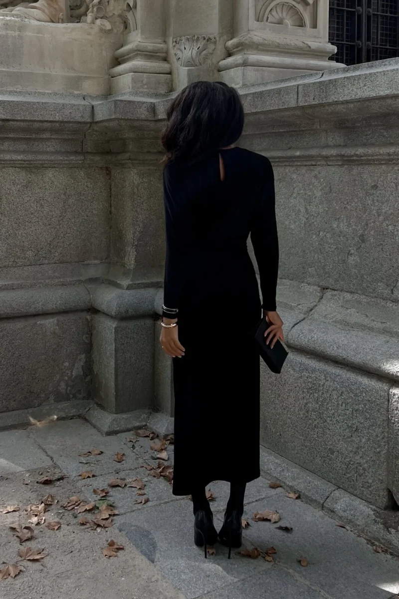 VESTIDO COMPRIDO PRETO DRAPEADO - Image 3