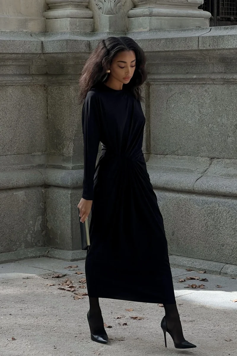 VESTIDO COMPRIDO PRETO DRAPEADO - Image 9