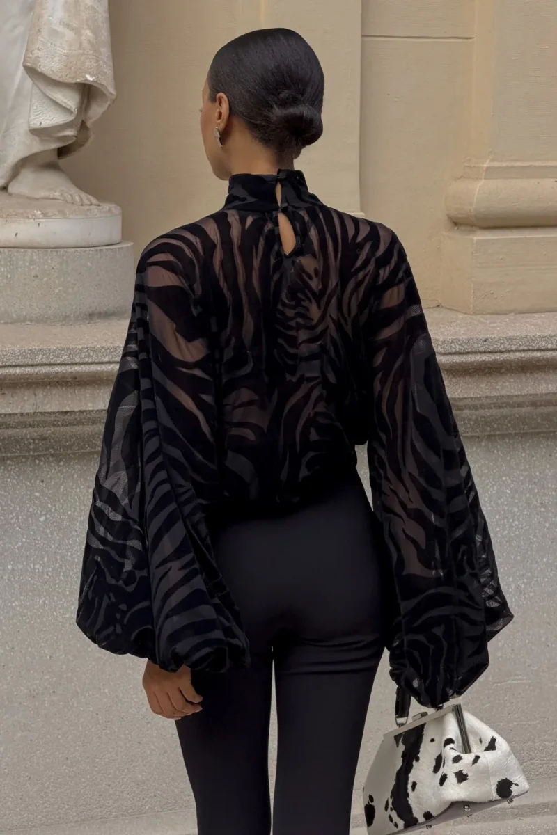 BLUSA PRETA CHIFFON EFEITO DEVORÉ - Image 9