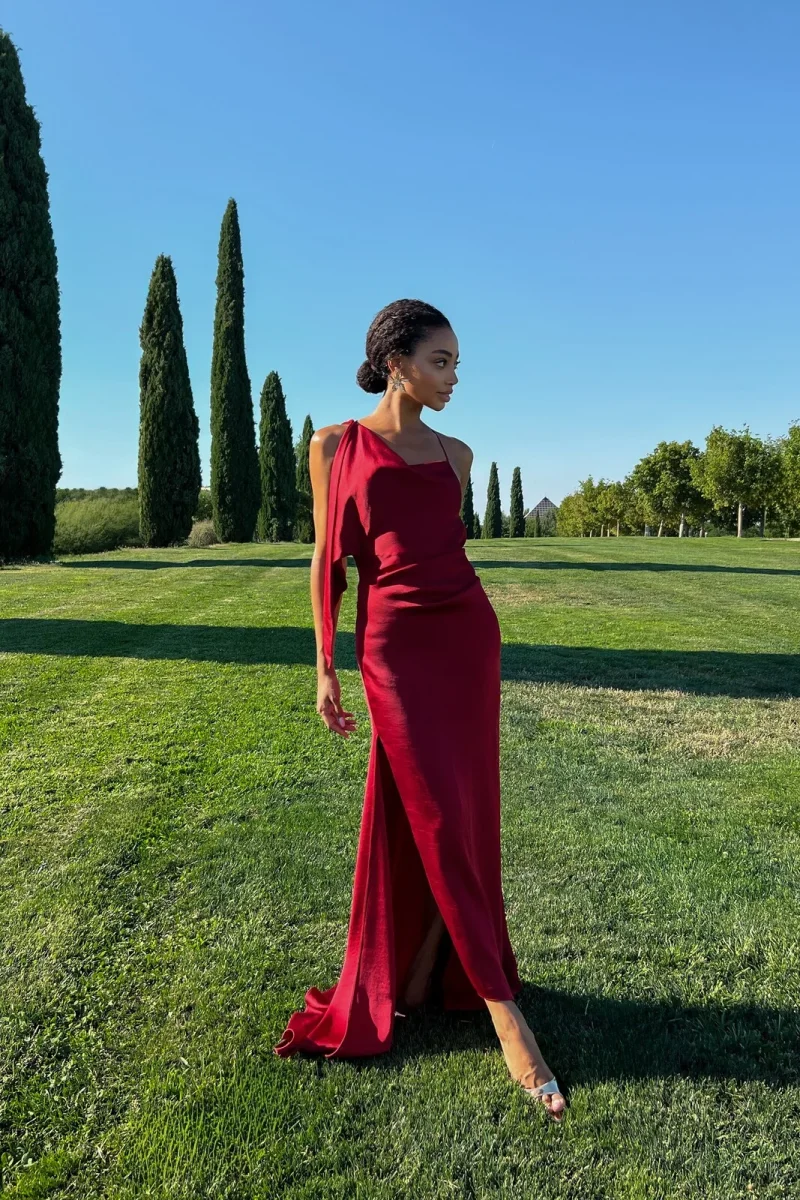 VESTIDO LONGO BORDEAUX ABERTURA LATERAL COSTAS ABERTAS