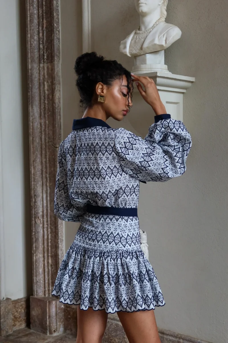 BLUSA AZUL MARINHO PADRÃO CLÁSSICO - Image 3