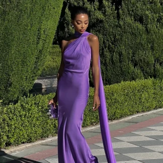 VESTIDO COMPRIDO ROXO COM CAPA