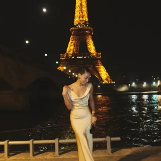 VESTIDO DOURADO COM PREGAS DECOTE