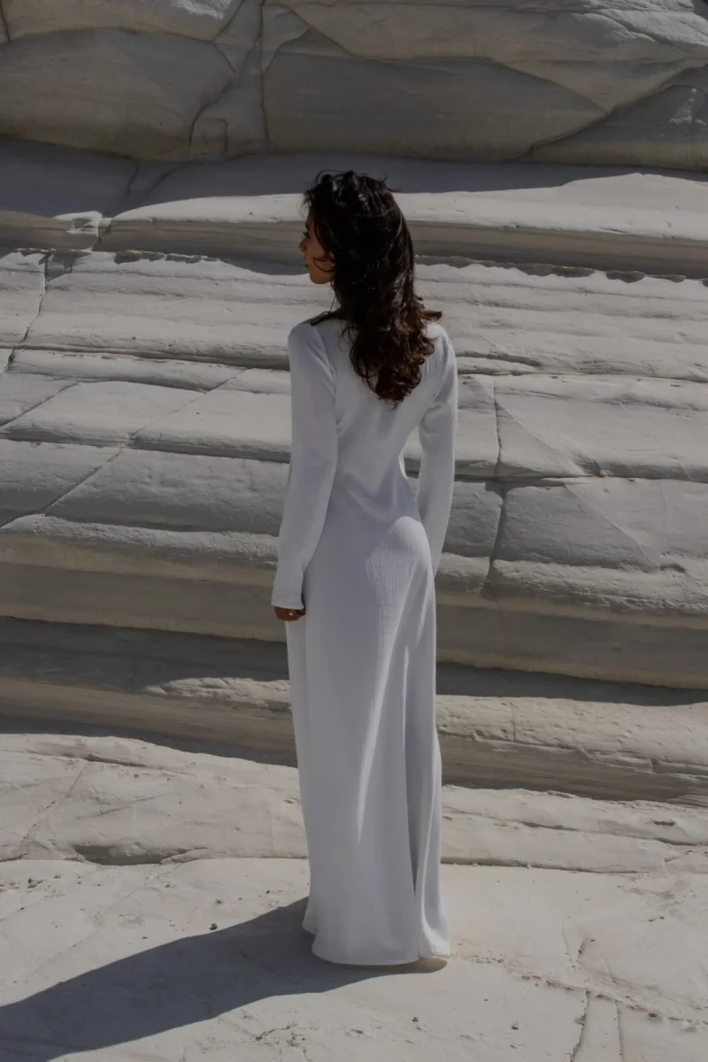 VESTIDO BRANCO COM APLICAÇÃO METÁLICA - Image 3
