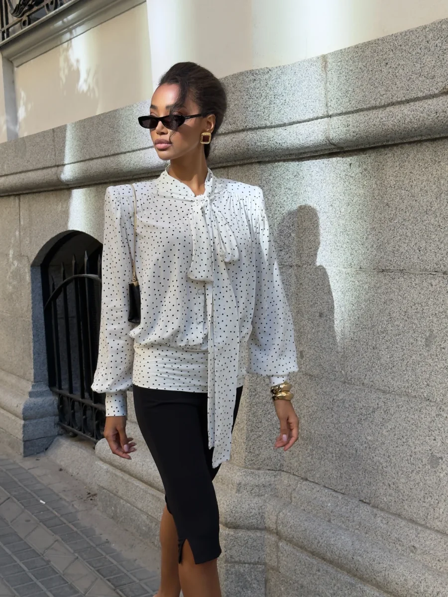 BLUSA LAÇO POÁS BRANCA