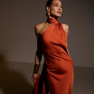 VESTIDO COMPRIDO TELHA COM CAPA