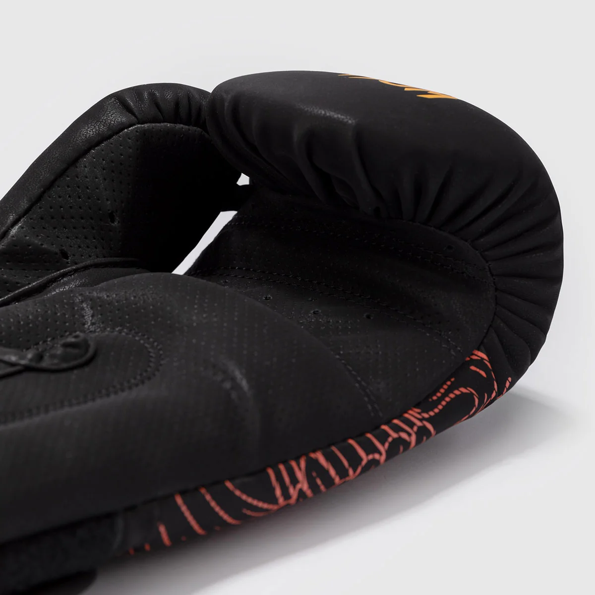 Luvas de Boxe Venum Quetzal Fury Preto-vermelho - Image 5