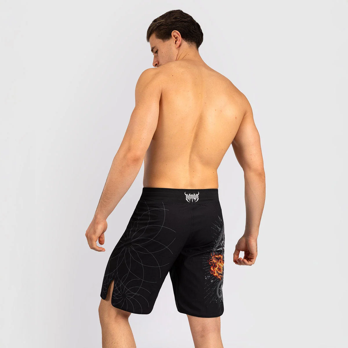 Calções de MMA Venum Gladiator 5.0 Preto-Prata - Image 4