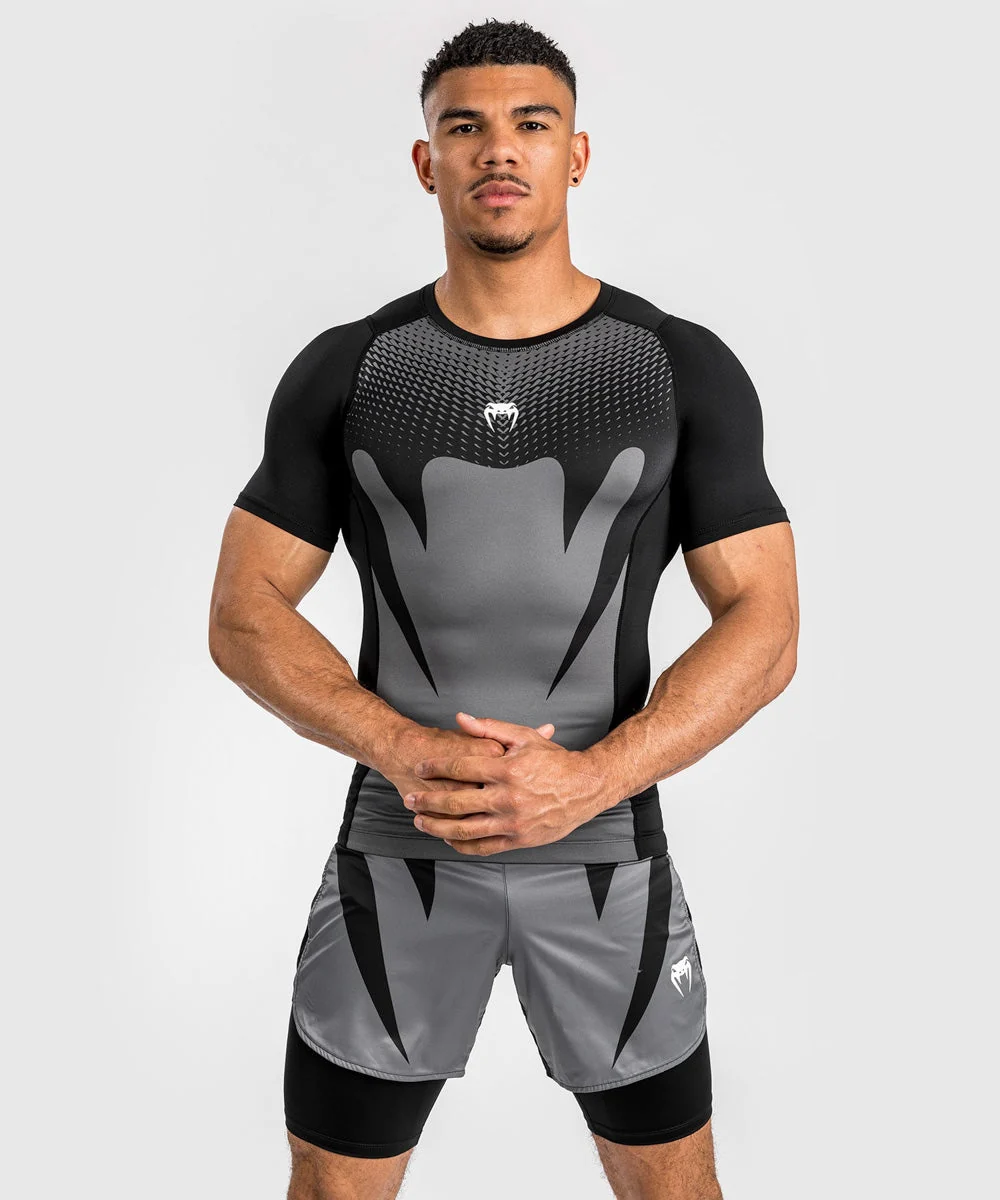 Rashguard Venum Attack mangas curtas - Image 2