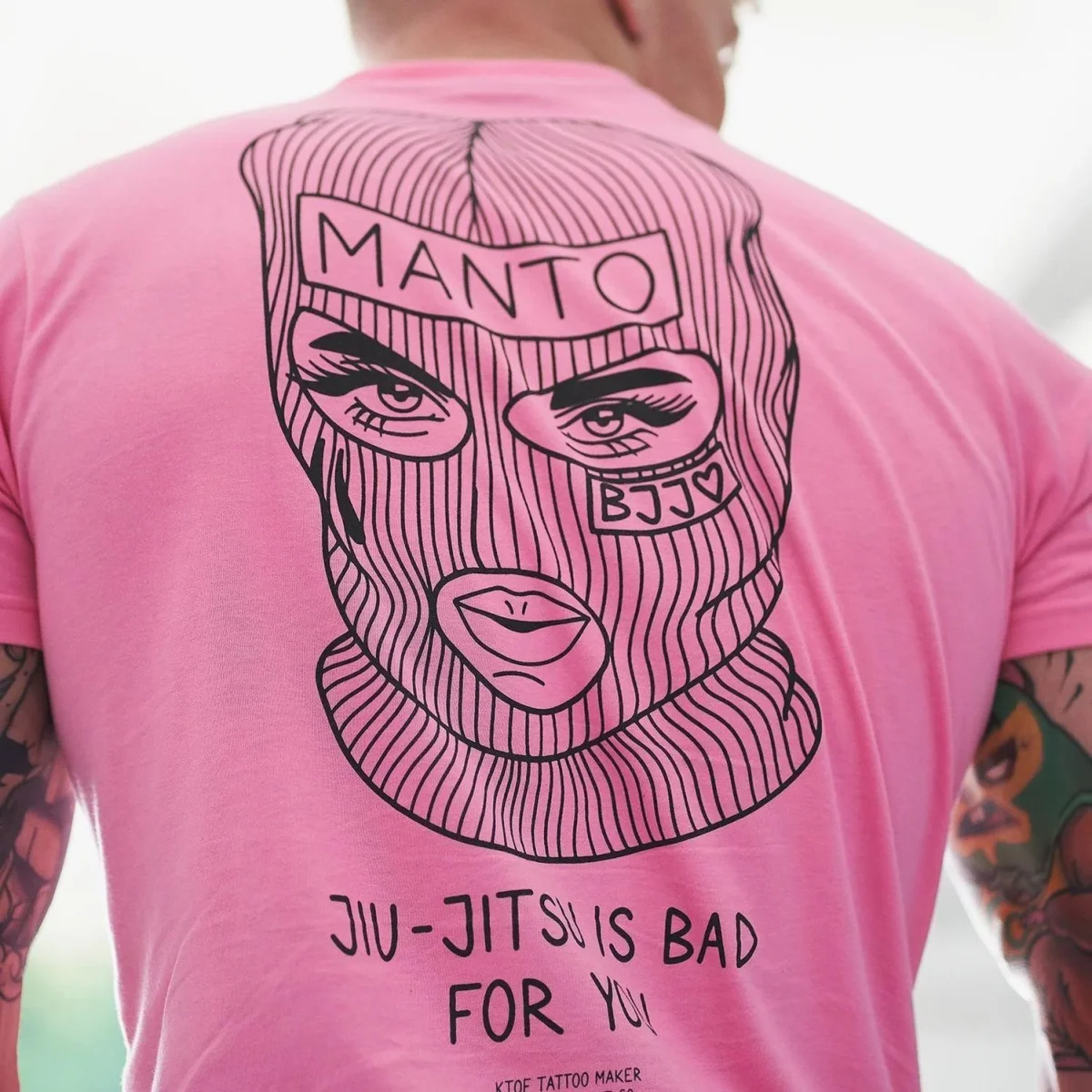 T-shirt Manto x KTOF Balaclava Rosa - Image 6