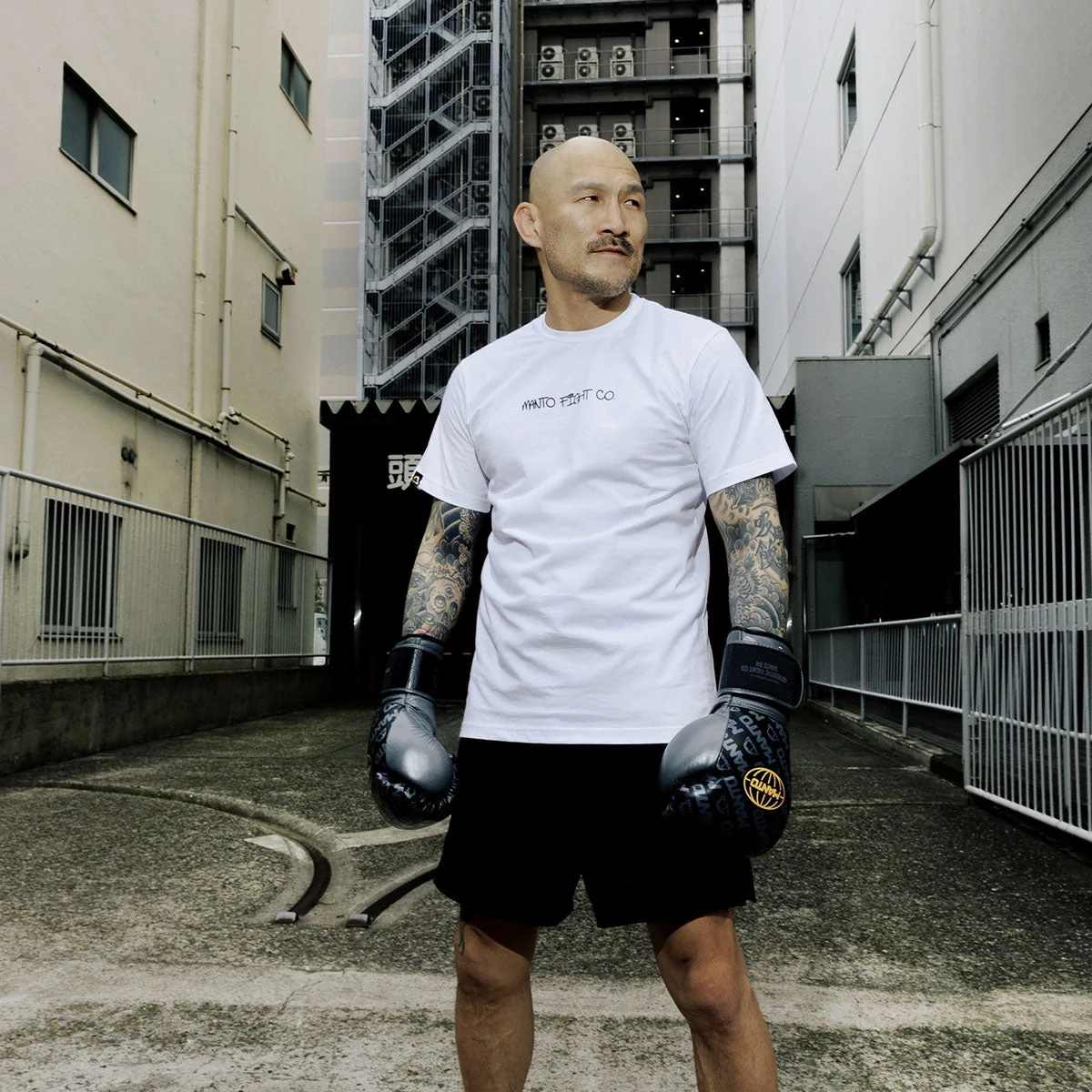T-shirt Manto x KTOF Gloves Branco - Image 7
