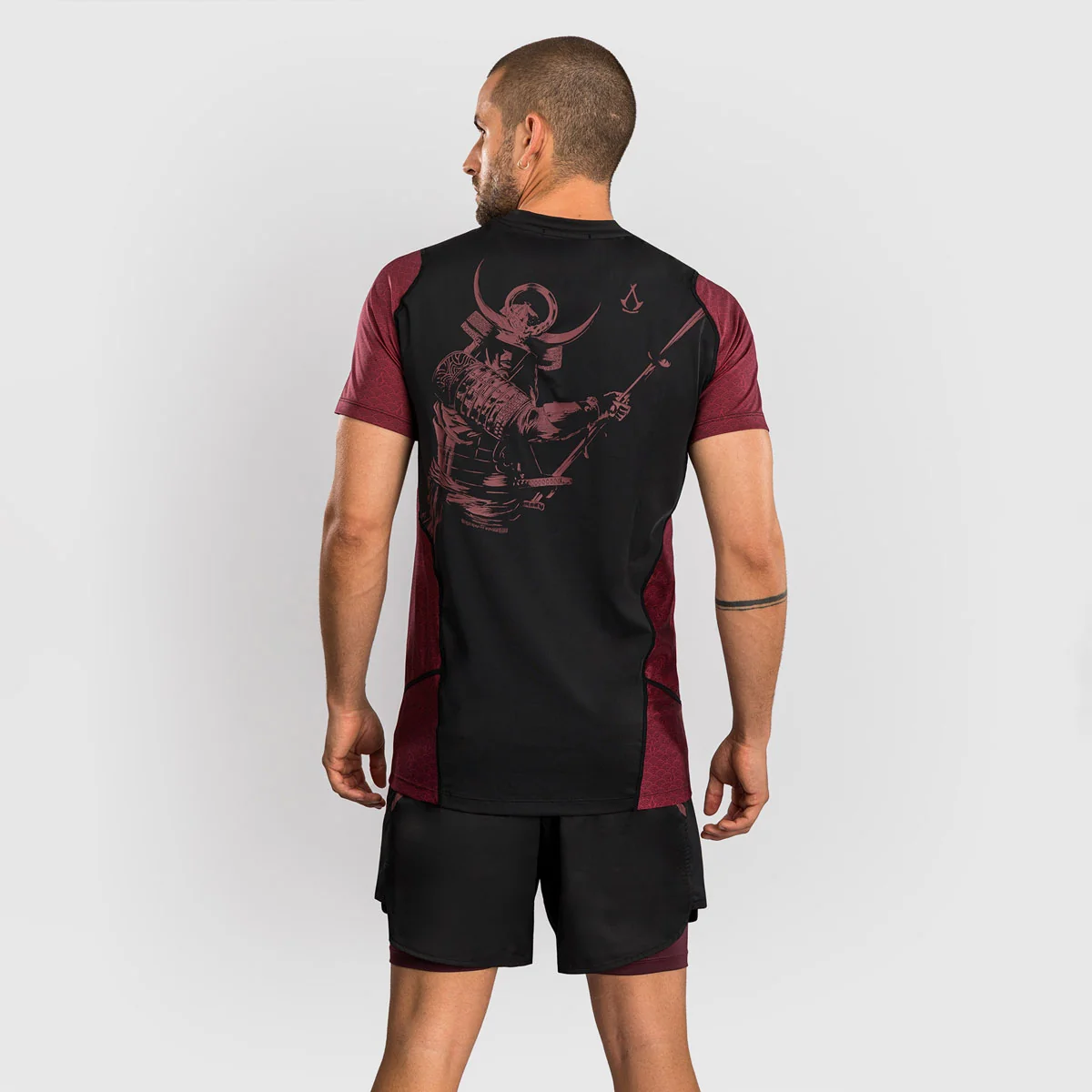 T-shirt Venum Assassin's Creed Shadows Dry Tech Vermelho-preto
