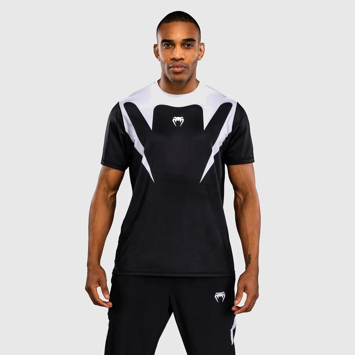 T-shirt Venum Attack 90 Dry Tech Preto-branco - Image 2