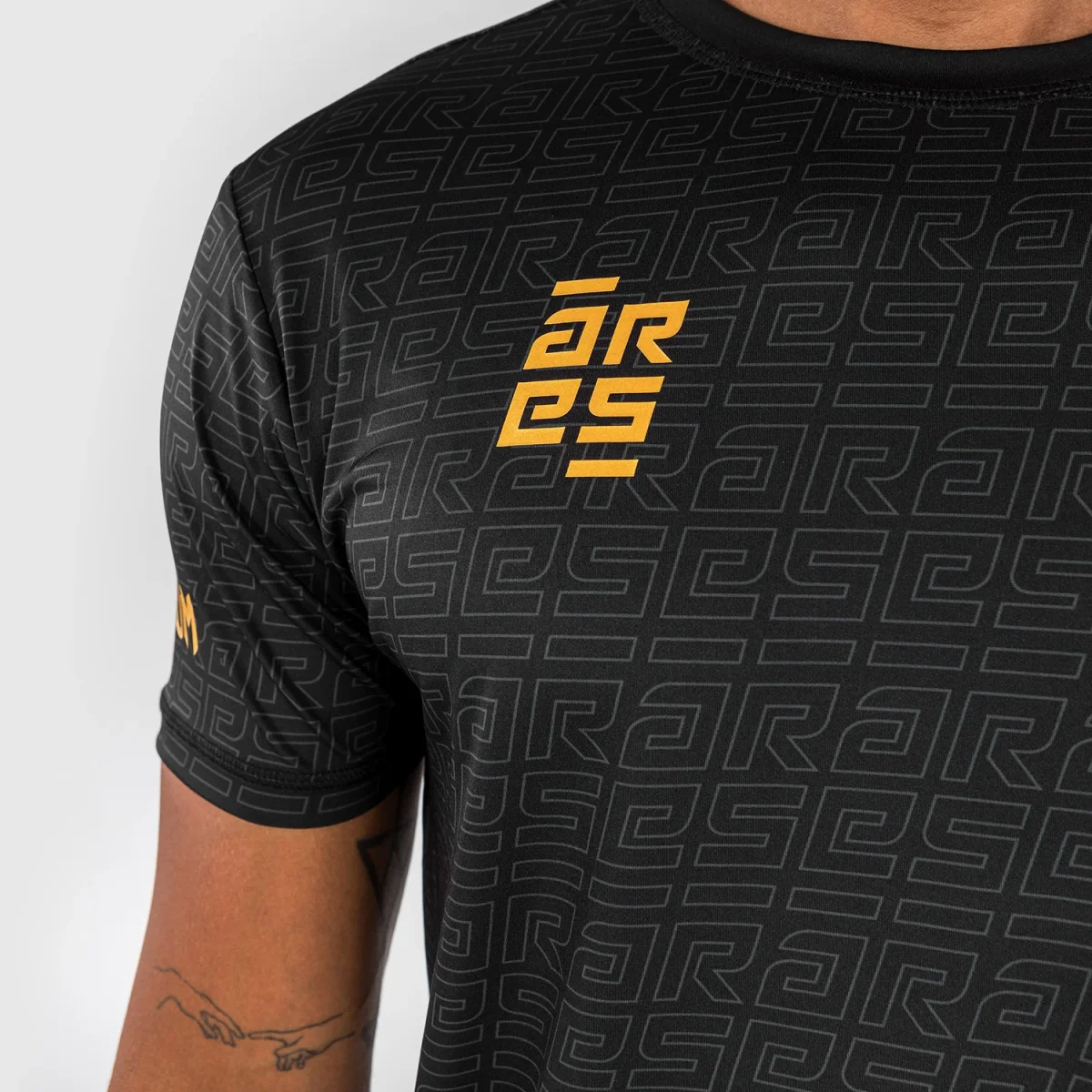 T-shirt Venum X Ares 2.0 Dry Tech Preto-ouro - Image 6